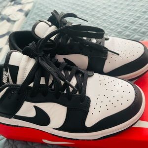 Nike Dunk low. Panda sneakers size 8.5
